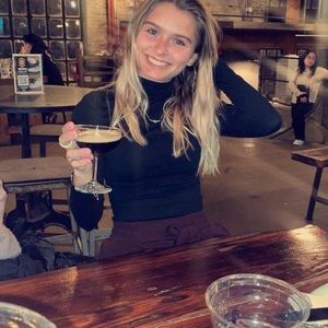 Meet your Posher, Holly